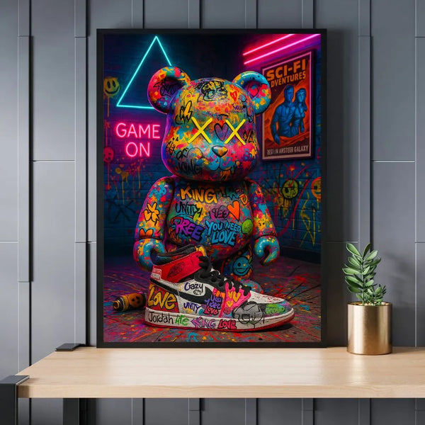 Touteladeco / Toile / Tableau / 
ours graffiti / ourson pop art / tableau street art / néons rétro / cinéma rétro / graffiti coloré / tableau déco urbaine / art moderne / sneaker customisée / game on