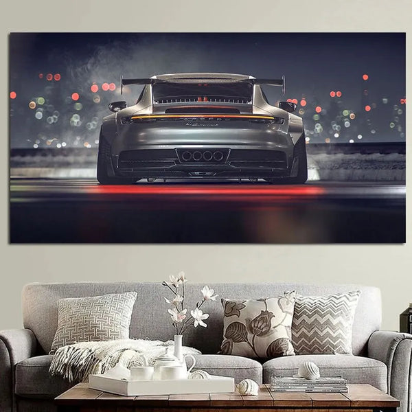 Touteladeco / Tableau Art / Voiture / Porsche 911 GT / Décoration Murale / Décoration de maison / tableau voiture sport / art automobile moderne / décoration murale GT / voiture de luxe vue arrière / tableau ambiance nocturne / éclairage urbain flouté / déco masculine racing / impression sur toile HD / design mécanique puissant / tableau voiture tuning