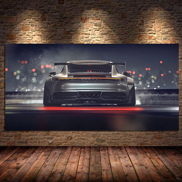 Touteladeco / Tableau Art / Voiture / Porsche 911 GT / Décoration Murale / Décoration de maison / tableau voiture sport / art automobile moderne / décoration murale GT / voiture de luxe vue arrière / tableau ambiance nocturne / éclairage urbain flouté / déco masculine racing / impression sur toile HD / design mécanique puissant / tableau voiture tuning