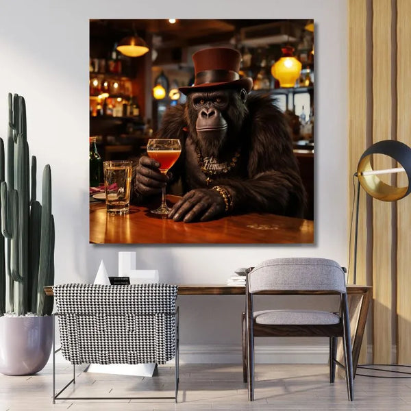 Touteladeco / Toile / Tableau / tableau gorille / déco bar chic / animaux en costume / art mural gorille / street art luxe / décoration originale / toile gorille élégant / tableau singe bar / ambiance lounge