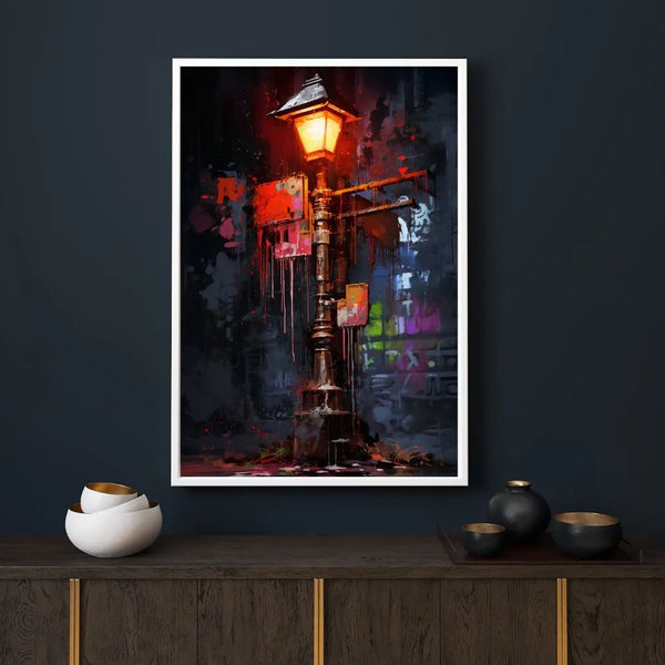 Touteladeco / Toile / Tableau / tableau lampadaire / street art urbain / réverbère rouge / tableau graffiti / décoration murale industrielle / art mural nocturne / ambiance urbaine